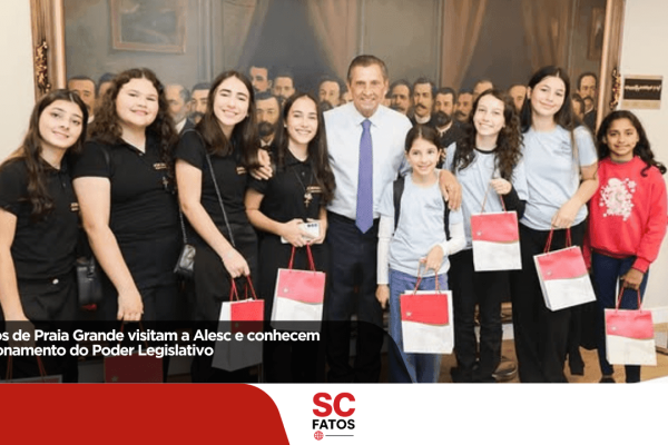Alunos de Praia Grande visitam a Alesc e conhecem funcionamento do Poder Legislativo