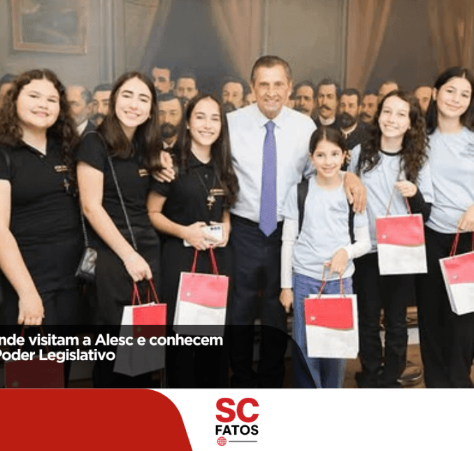 Alunos de Praia Grande visitam a Alesc e conhecem funcionamento do Poder Legislativo