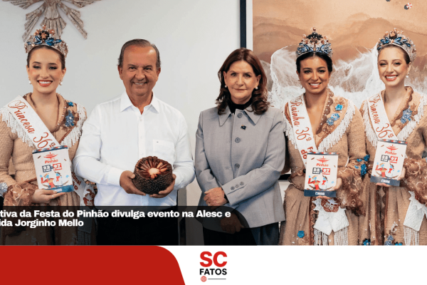 Comitiva da 36ª Festa Nacional do Pinhão divulga evento na Alesc e entrega convite oficial ao governador Jorginho Mello