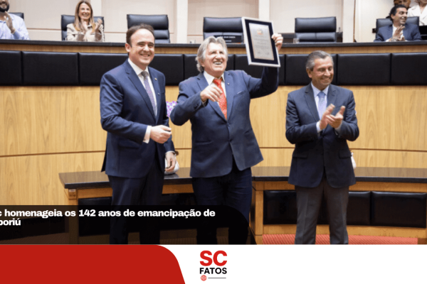 Alesc homenageia os 142 anos de emancipação de Camboriú