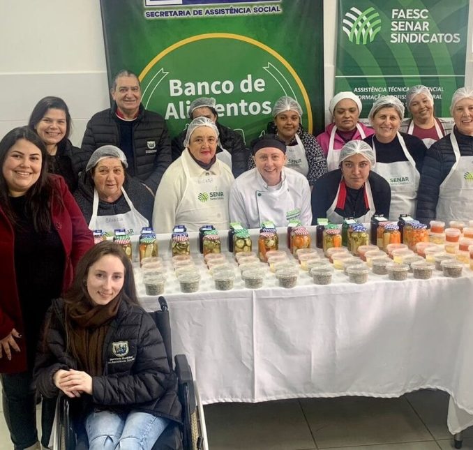 Conhecimento e renda: Banco de Alimentos promove oficina de conservas em parceria com o SENAR!