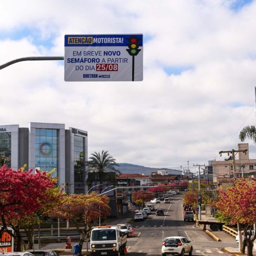 Prefeitura de Lages inicia instalação do semáforo inteligente na esquina da rua Frei Gabriel com a avenida Belisário Ramos!