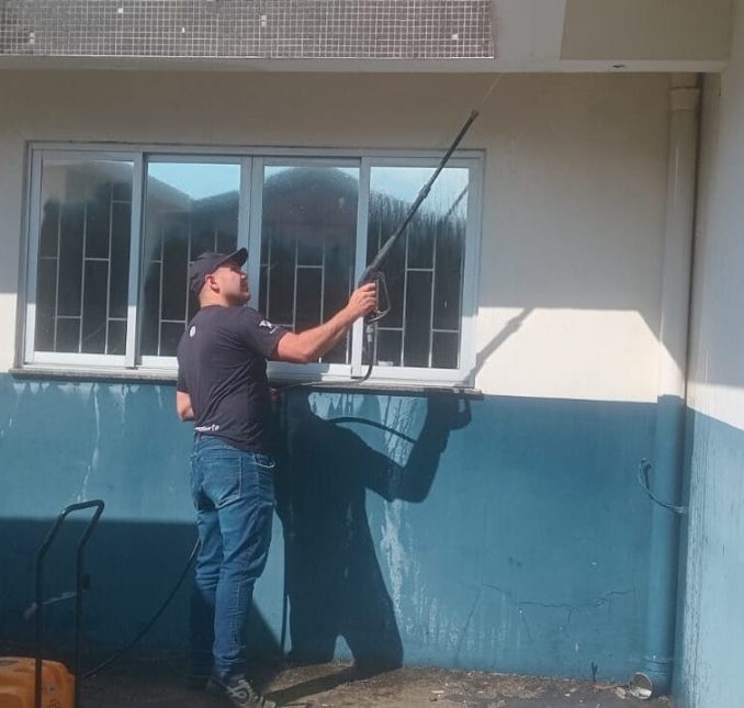 Limpeza nas Unidades Básicas de Saúde: Prefeitura segue com mutirão de higienização e manutenção durante feriado prolongado!