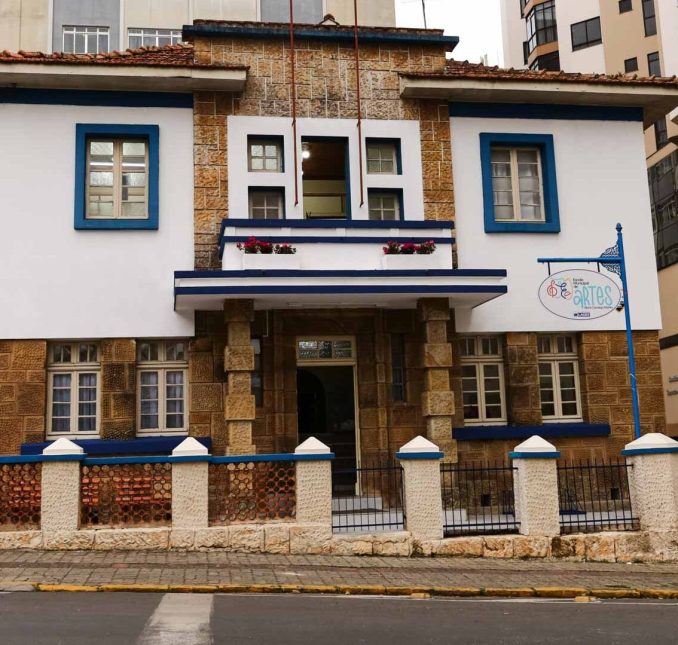 Escola de Artes Elionir Camargo Martins renasce em Lages com estrutura revitalizada!