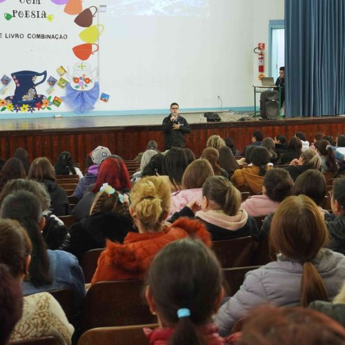 Secretaria da Educação realiza 1º Encontro de Formação dos Auxiliares e Ajudantes de Serviços Gerais do Sistema Municipal de Educação!