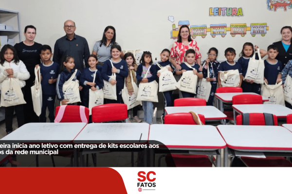 Palmeira inicia ano letivo com entrega de kits escolares aos alunos da rede municipal