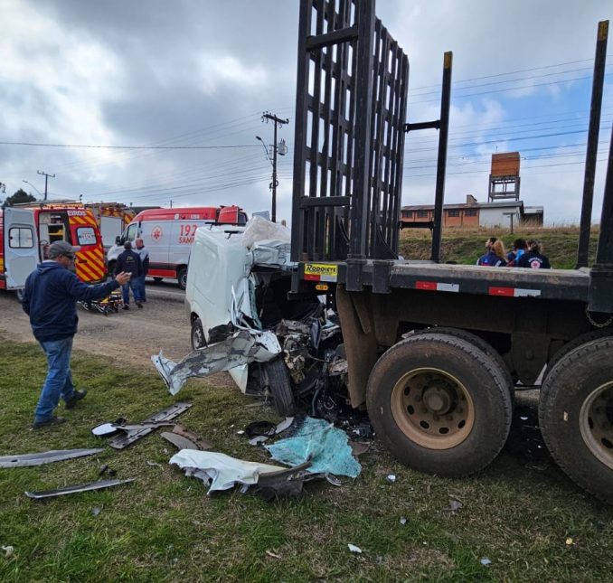 Condutor fica ferido após colisão no Acesso Norte em Lages!