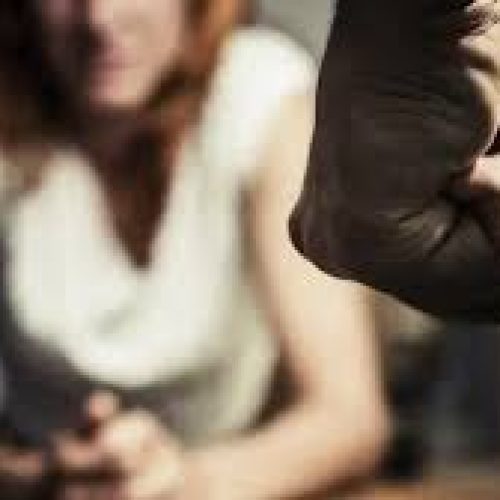 Homem é preso duas vezes em menos de 24 horas por agredir a companheira em SC