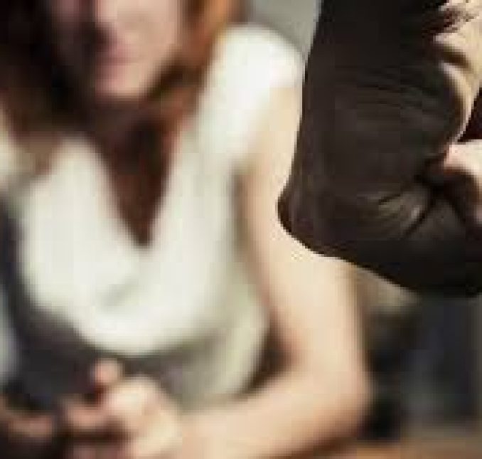 Homem é preso duas vezes em menos de 24 horas por agredir a companheira em SC