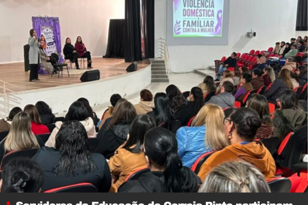Servidores da Educação de Correia Pinto participam de palestra sobre violência contra a mulher