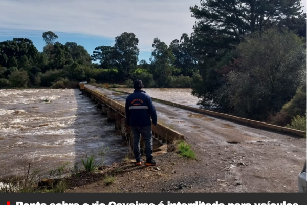 Ponte sobre o rio Caveiras é interditada para veículos pesados na localidade Passo dos Fernandes