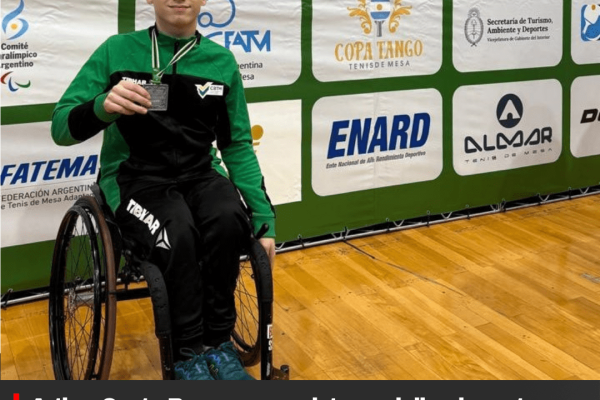 Arthur Costa Branco conquista medalha de prata em torneio internacional de tênis de mesa paralímpico na Argentina